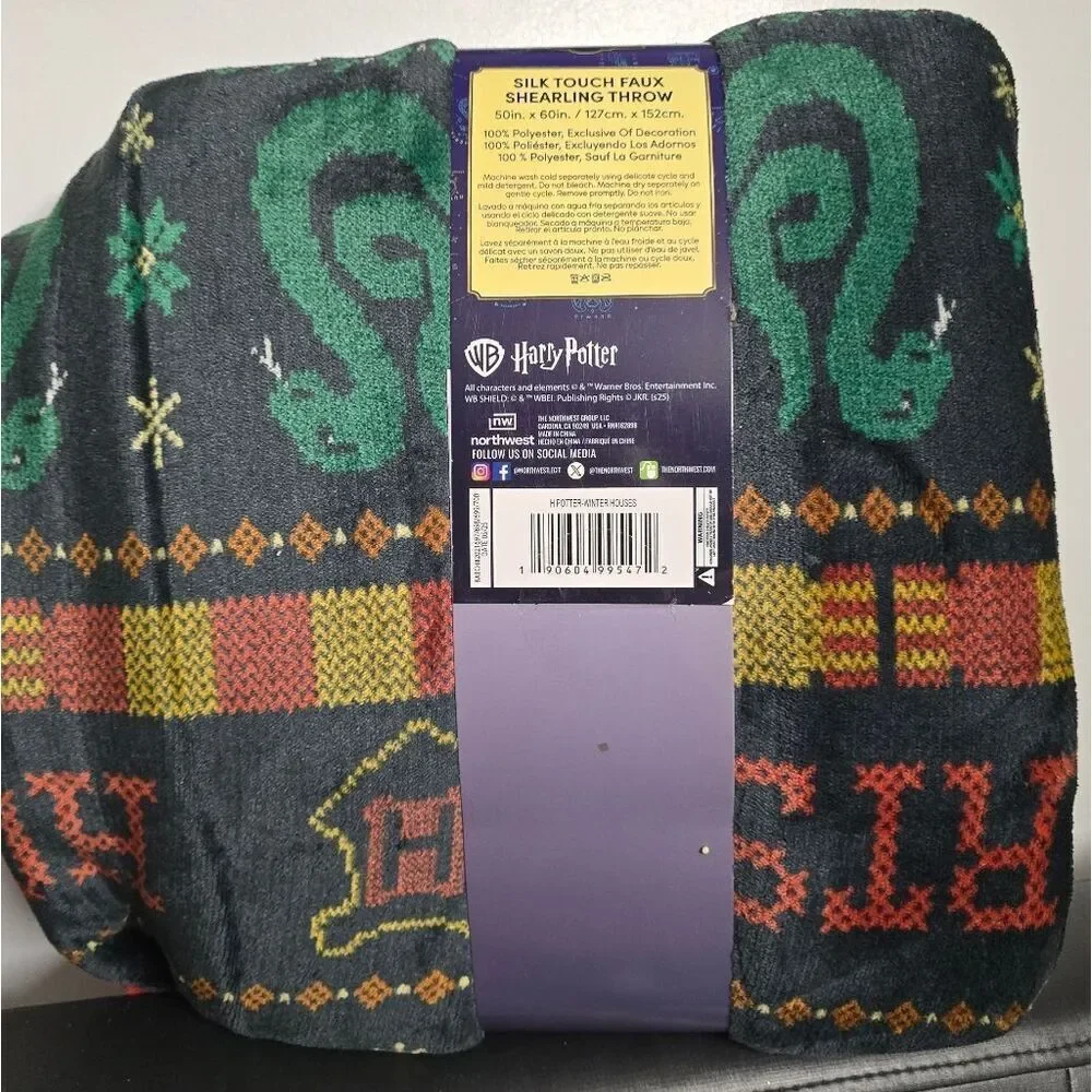 The Harry Potter Faux Shearling Throw Blanket NWT 50